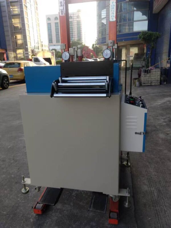 Uncoiler And Straightener